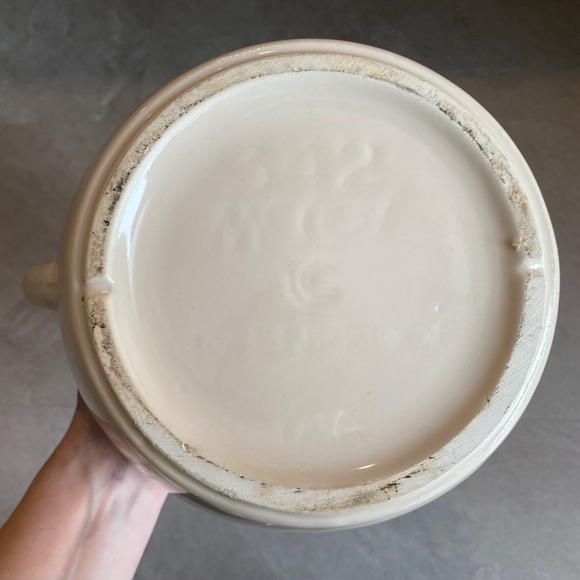 Vintage McCoy Bean Pot Style 342 - Picture 5 of 5